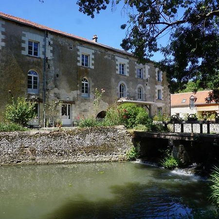 Le Moulin De Moquesouris - Chambres D'Hotes Et Table D'Hote Nazelles-Negron 외부 사진