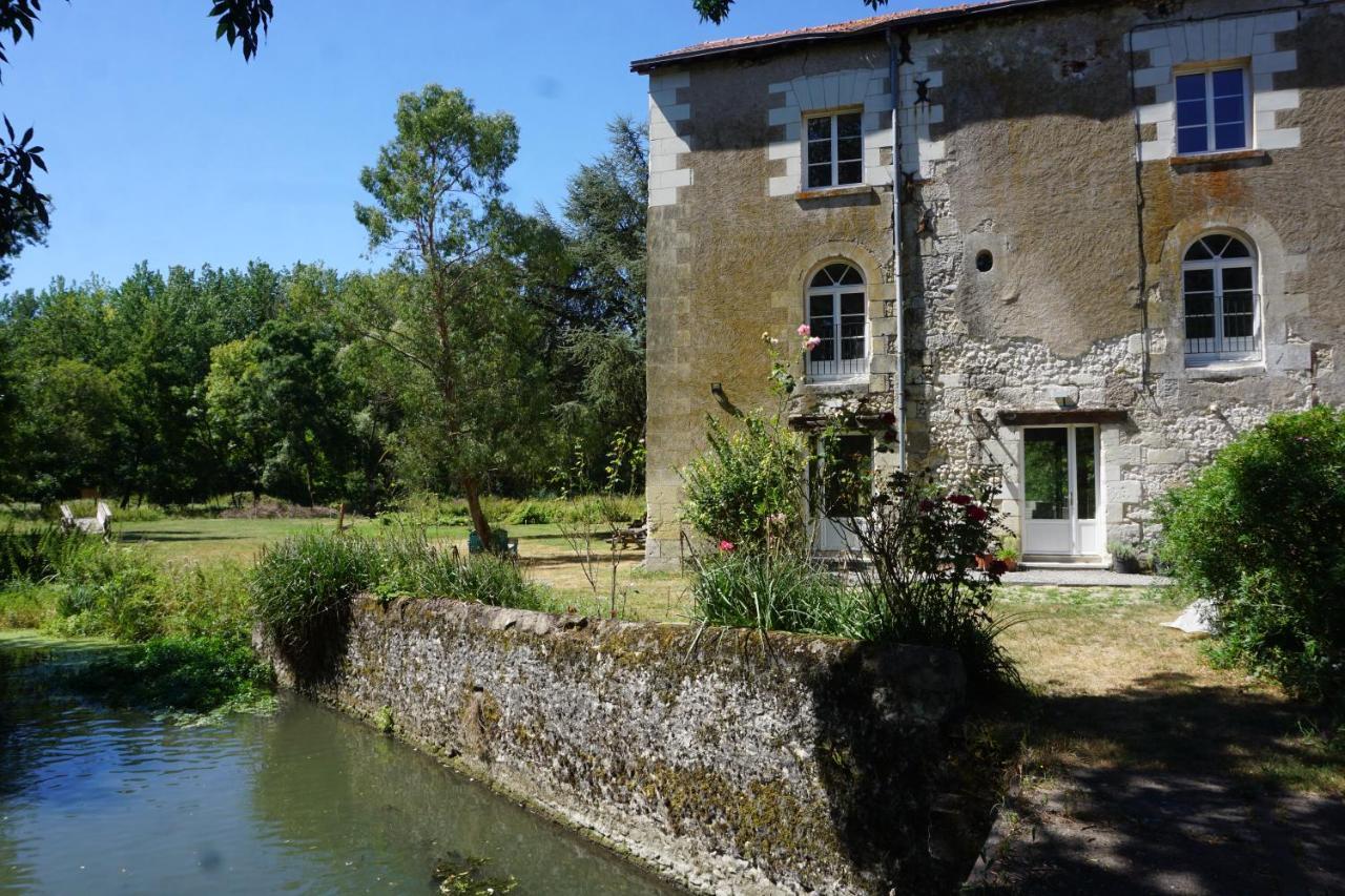 Le Moulin De Moquesouris - Chambres D'Hotes Et Table D'Hote Nazelles-Negron 외부 사진